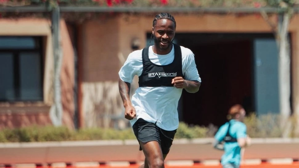 Tersandung Izin Kerja seperti Maarten Paes, Van Persie Akali Aturan Demi Raheem Sterling