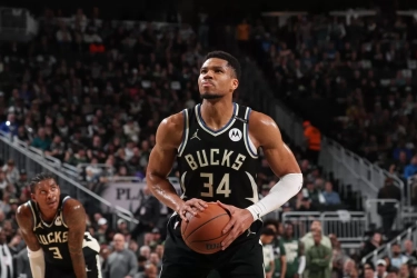 Giannis Antetokounmpo Tegaskan Loyalitas ke Milwaukee Bucks, Bidik Gelar Kedua NBA