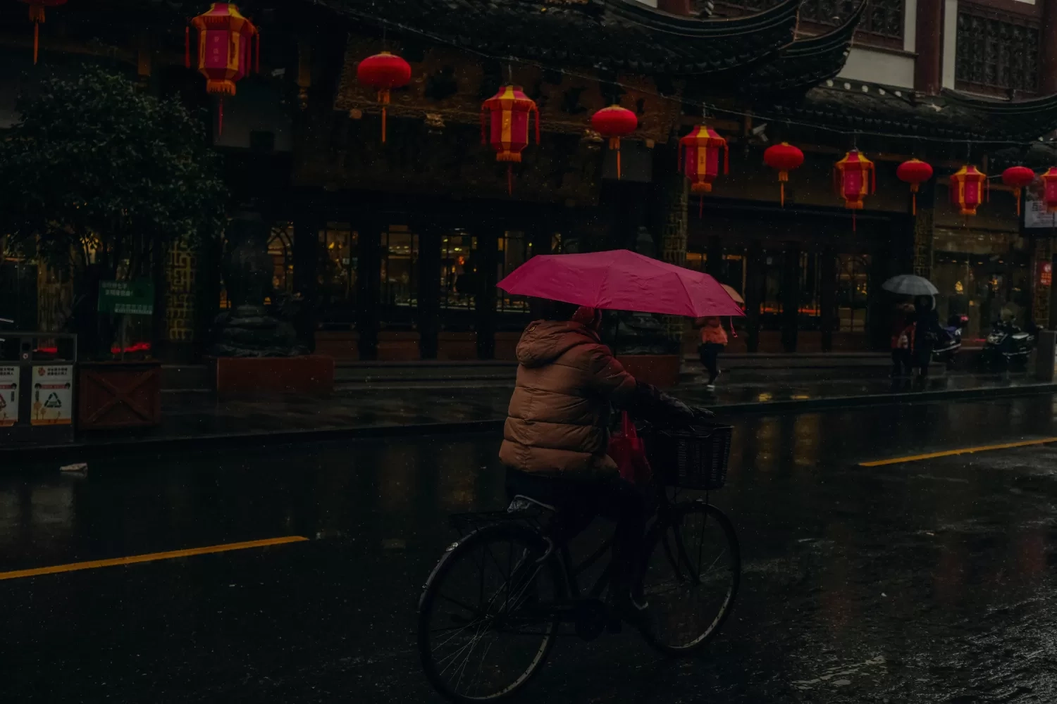 Makna Hujan yang Identik dengan Imlek: Simbol Banjir Rezeki di Tahun Baru