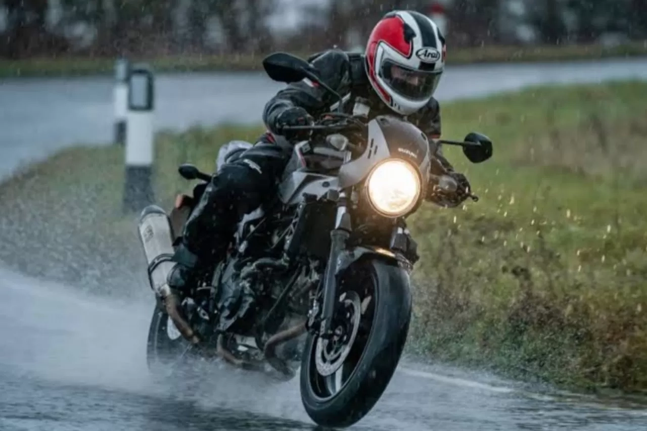 Sering Lemas di Jalan Saat Puasa? Ini Tips Aman Berkendara Motor Biar Tetap Fokus