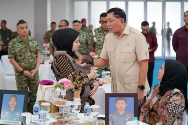 Menhan Sjafrie Sjamsoeddin Temui Keluarga 23 Prajurit Korps Marinir yang Gugur Tertimbun Longsor di Bandung Barat