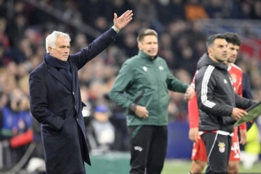 Clarence Seedorf Sebut Mourinho Membenarkan Aksi Rasisme Kepada Vinicus Jr
