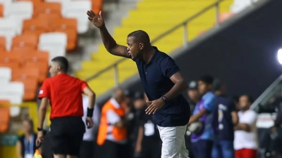 Patrick Kluivert Mulai Babak Baru Usai Dipecat Timnas Indonesia