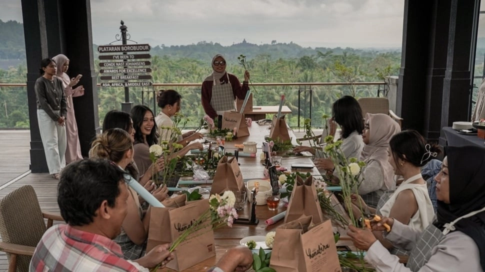 Plataran Borobudur Rayakan Valentine dengan Workshop Blooms of Love Berlatar Candi Borobudur