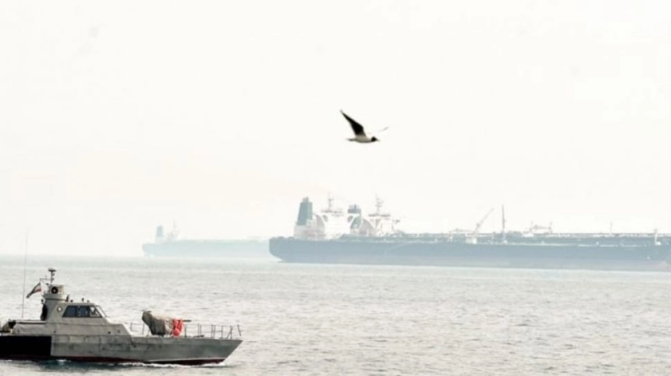 Tegang dengan AS, Iran Gelar Latihan Militer Amankan Selat Hormuz