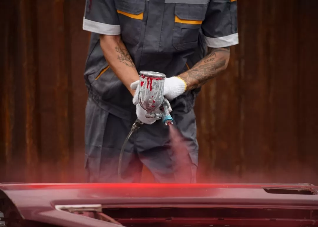 Parkir di Bawah Pohon? Hati-Hati! Getah Pohon Bisa Bikin Cat Mobil Rusak Permanen