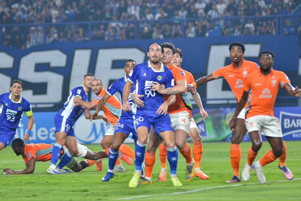 Andrew Jung Klarifikasi soal Insiden Bobotoh Masuk Lapangan Usai Persib vs Ratchaburi FC
