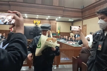 Eks Sekjen Kemenaker Ditegur Hakim Saat Ditanya soal Celah Pemerasan Izin TKA