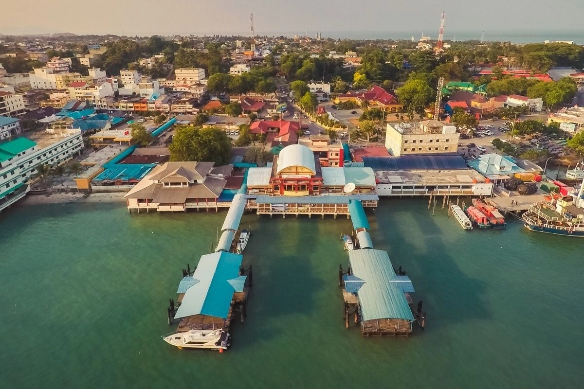 Uni Eropa Curigai Pelabuhan Indonesia Tangani Minyak Rusia, Bakal Jatuhkan Sanksi