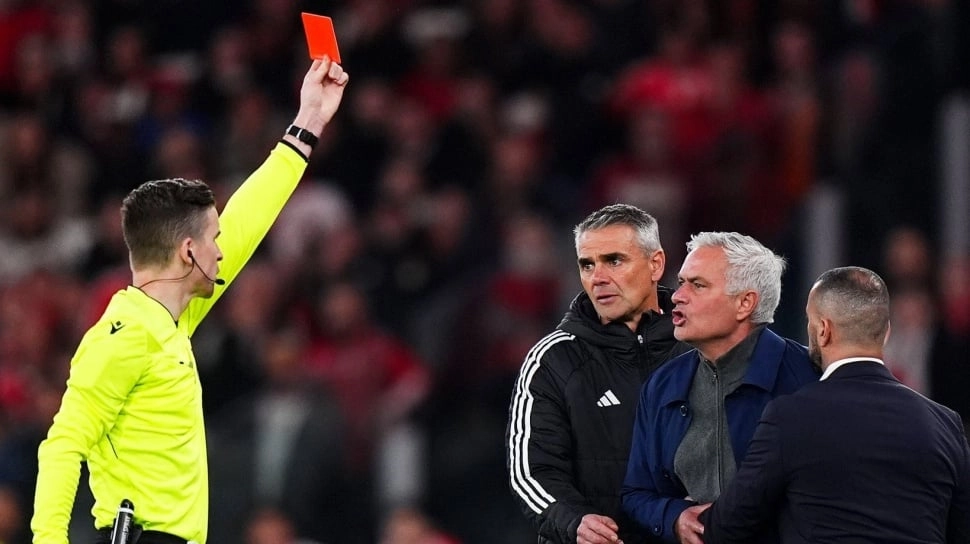 Terbongkar! Jose Mourino Perintahkan Hal Ini ke Pemain Benfica Usai Insiden Rasisme