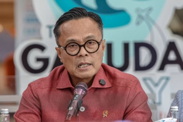 Tinjau PT Semen Padang, COO Danantara Dony Oskaria Sentil Cara Kerja Direksi BUMN