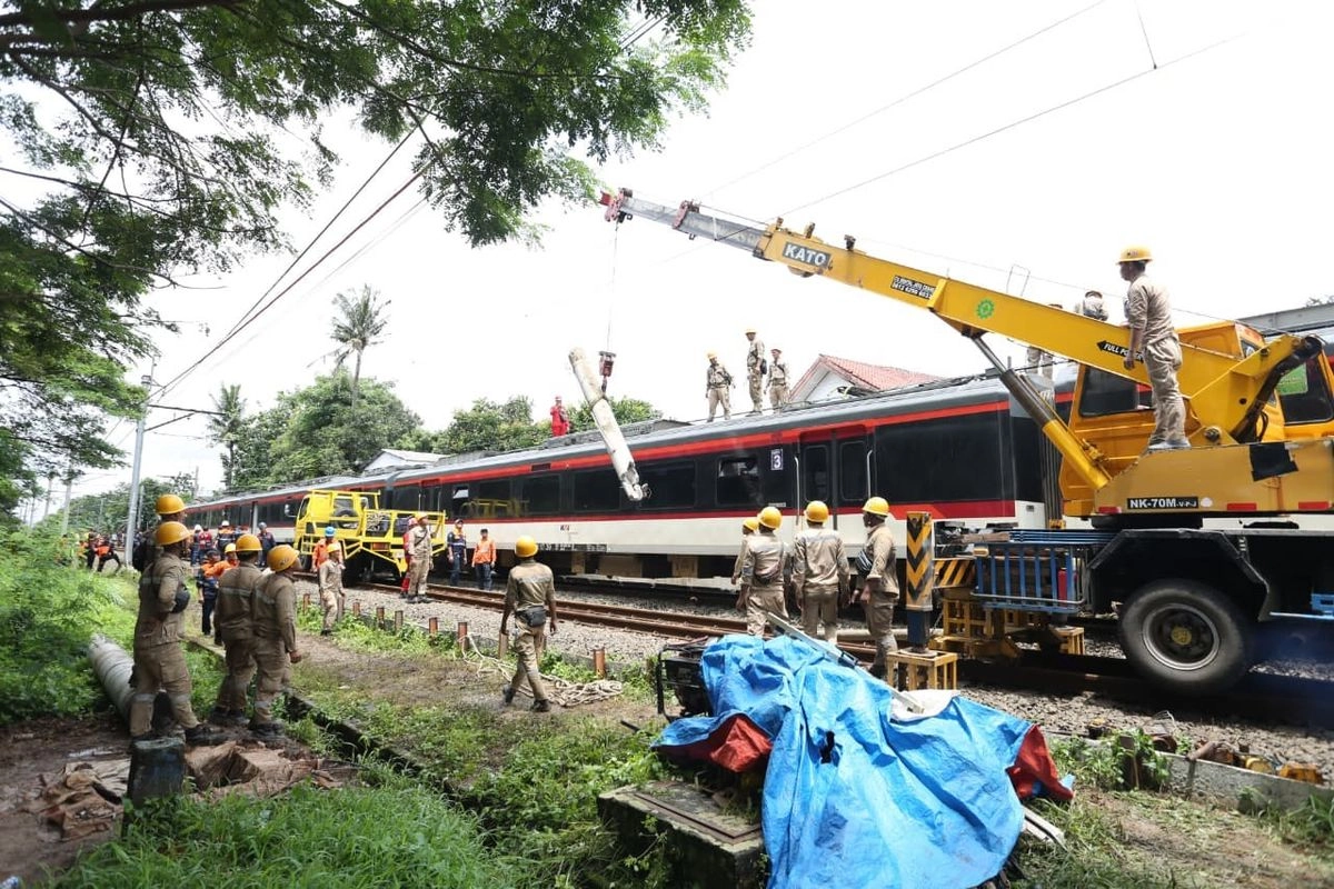 Hampir 8 Jam Pemulihan, Lintas Rawabuaya–Batuceper Kembali Dibuka Bertahap
