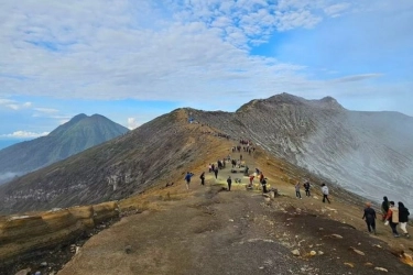 Pendaki Hilang di Gunung Ijen Ditemukan Selamat, Permintaan Pertamanya Terungkap