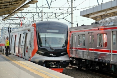 Perjalanan Kereta Bandara dan KRL Tangerang Normal Lagi Pascakecelakaan dengan Truk
