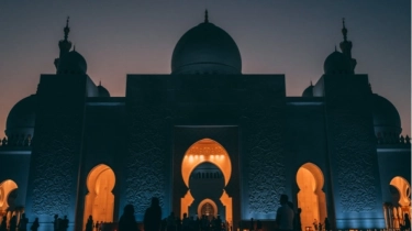 Jam Berapa Buka Puasa Jabodetabek Hari Ini? Ini Waktu Adzan Maghrib Resmi