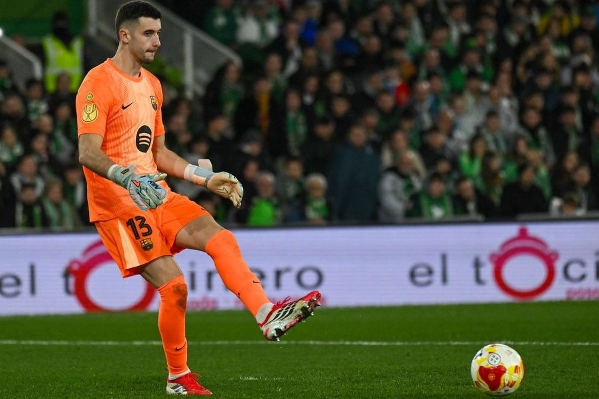 Belum Pikirkan Piala Dunia, Joan Garcia Fokus Bersama Barcelona