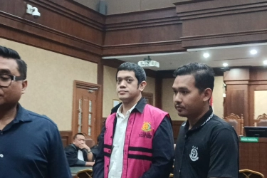 Pleidoi Riva Siahaan hingga Kerry: Pertanyakan Menguapnya Isu BBM Oplosan di Dakwaan