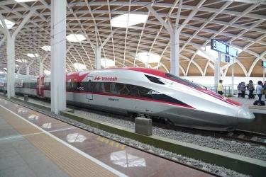 Promo Ramadhan KCIC: Minimal 5 Orang, Tiket Whoosh Rp 200.000 PP