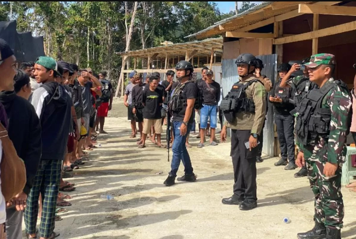 198 Orang Dievakuasi TNI-Polri dari Lokasi Tambang di Nabire, Papua Tengah