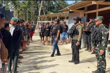 198 Orang Dievakuasi TNI-Polri dari Lokasi Tambang di Nabire, Papua Tengah