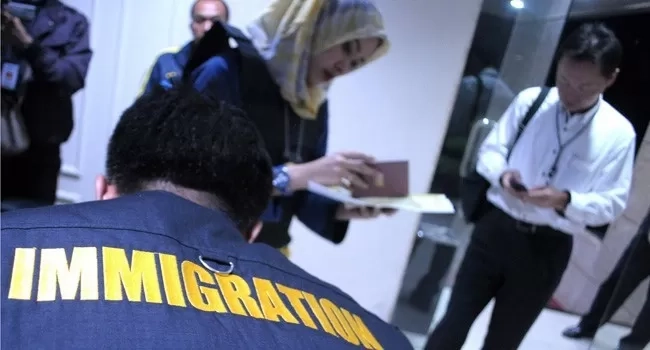 Terdampar di Perairan Buol, Sulteng, 15 WNA Filipina Dibawa ke Rudenim Manado