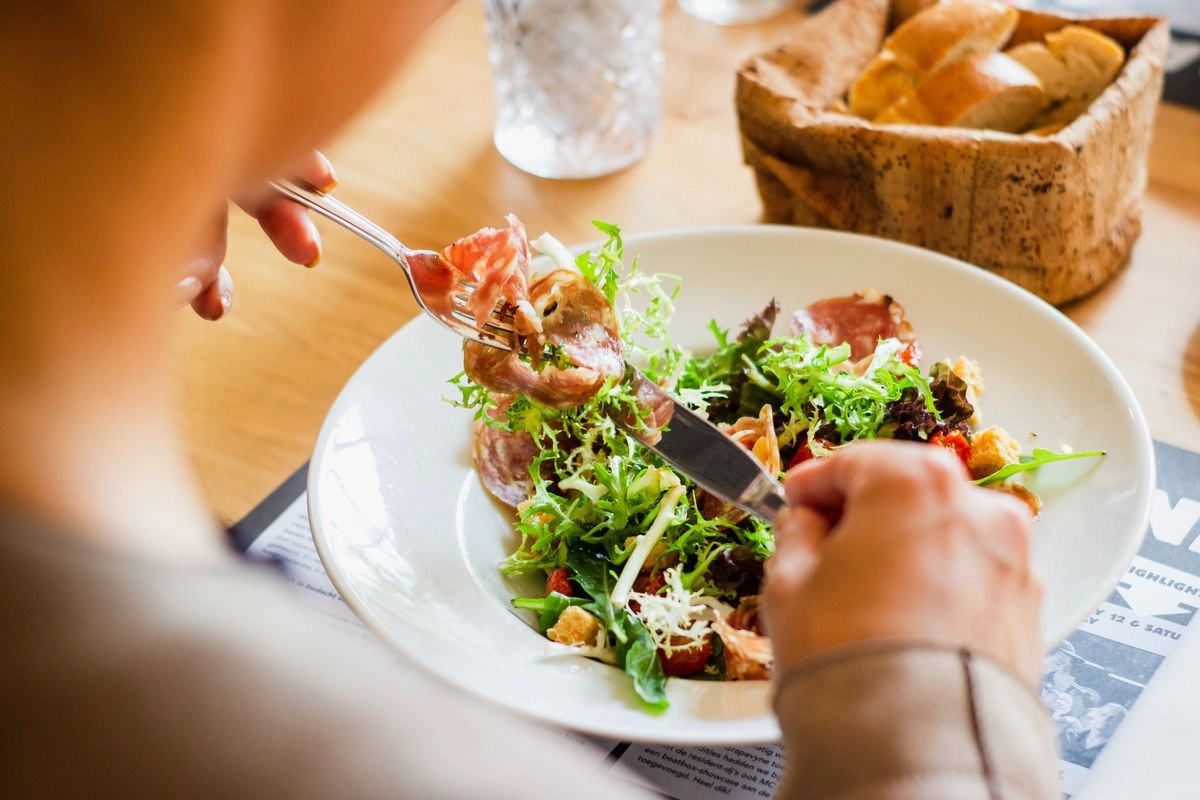 5 Cara Menjaga Kesehatan Jantung, Tidak Hanya dengan Olahraga