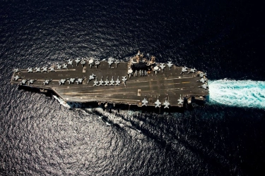 Kapal Induk USS Abraham Lincoln Tinggal 700 Km dari Iran, Bawa Armada Besar