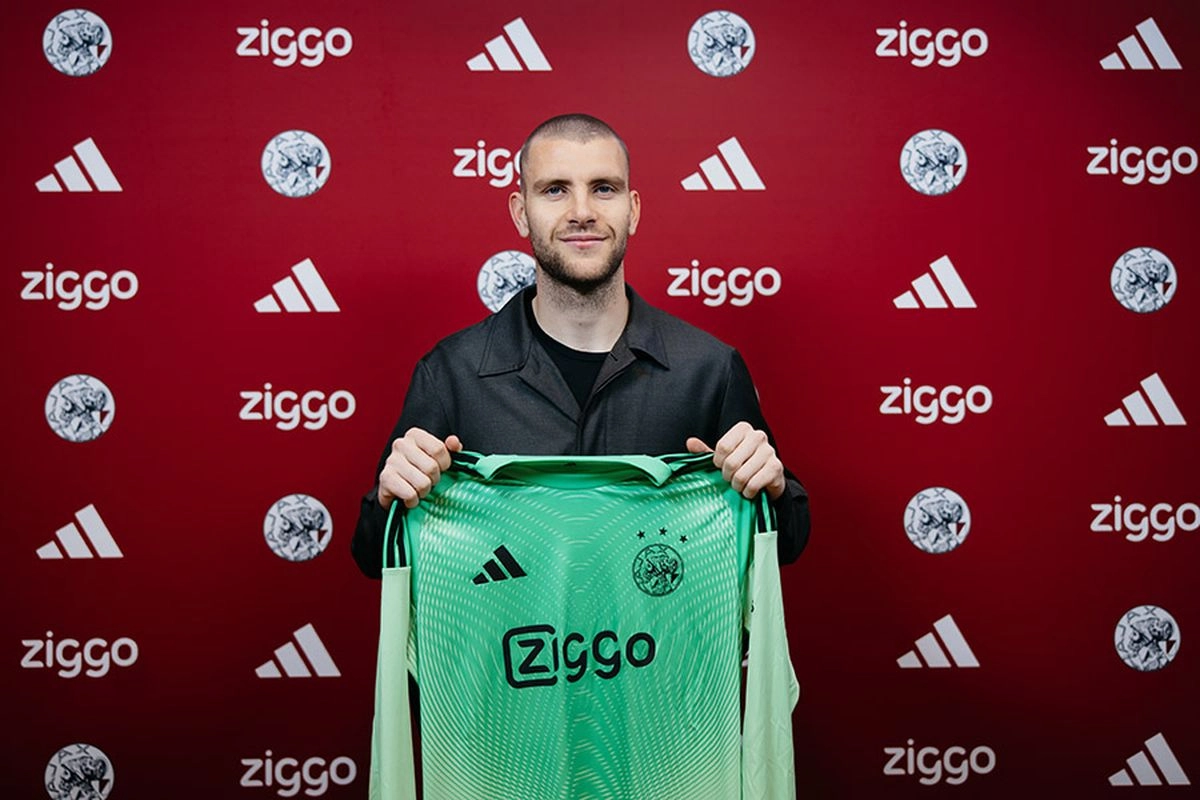 Kiper Timnas Indonesia Maarten Paes Yakin Ajax Amsterdam Bisa Finis di Posisi Kedua
