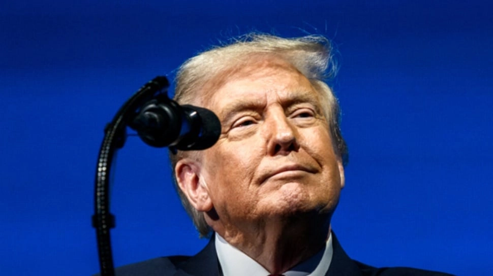 Baru Sehari, Trump Naikkan Tarif Impor Semua Negara dari 10 Menjadi 15 Persen