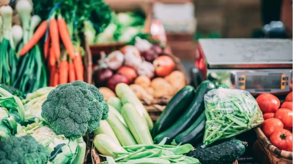 Ingin Kulit Glowing Saat Lebaran? Ini 5 Makanan yang Wajib Dikonsumsi Menurut Dokter