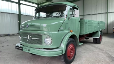 130 Tahun Truk Mercedes-Benz Ungkap Inovasi di Stuttgart 2026