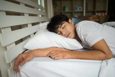 Jangan Langsung Tidur setelah Sahur! Bisa Picu Asam Lambung hingga Penyakit Jantung