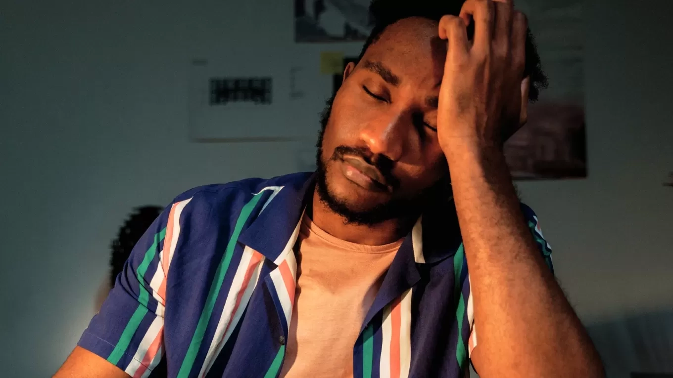 Orang yang Selalu Merasa Sangat Lelah Meski Tidur Cukup, Biasanya Diam-Diam Mengalami 5 Masalah Tersembunyi Ini Saat Tidur