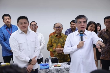 Seskab Teddy Bantah Produk AS Masuk Indonesia Tanpa Sertifikasi Halal