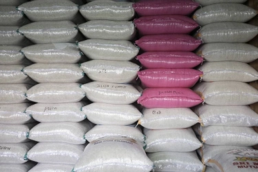 Harga Beras Medium-Premium di Sejumlah Daerah Naik, Lewati HET