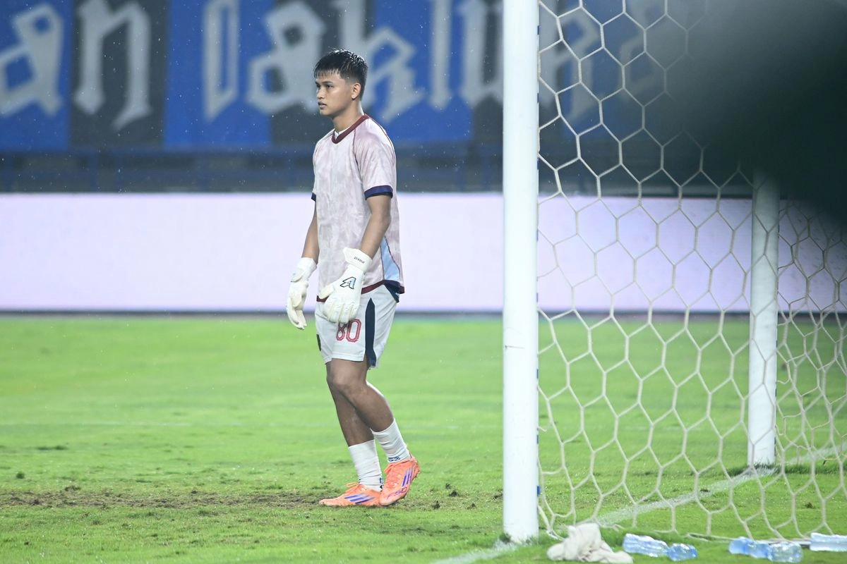 Kronologi Hokky Caraka Jadi Kiper Dadakan dalam Laga Persib Vs Persita
