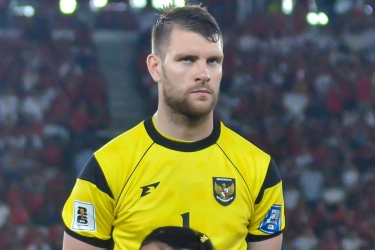 Maarten Paes Bersinar di Ajax, Pengamat Nilai Opsi Kiper Timnas Mentereng
