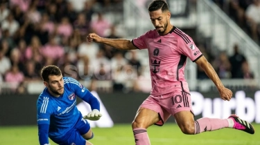 Rekan Lionel Messi Akhirnya Debut! Girang Sentuh Rumput JIS Bareng Persija Jakarta