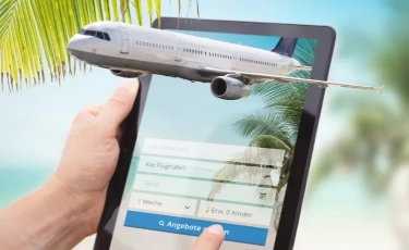 Komdigi Tindak OTA Tak Berizin untuk Lindungi Pajak dan Wisata