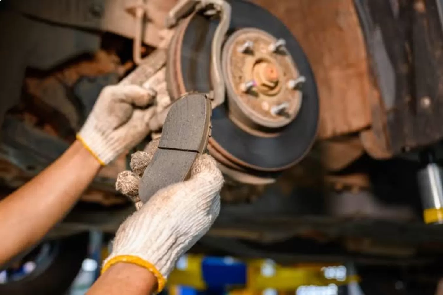 Perhatikanb5 Tanda Kampas Rem Mobil Waktunya Ganti