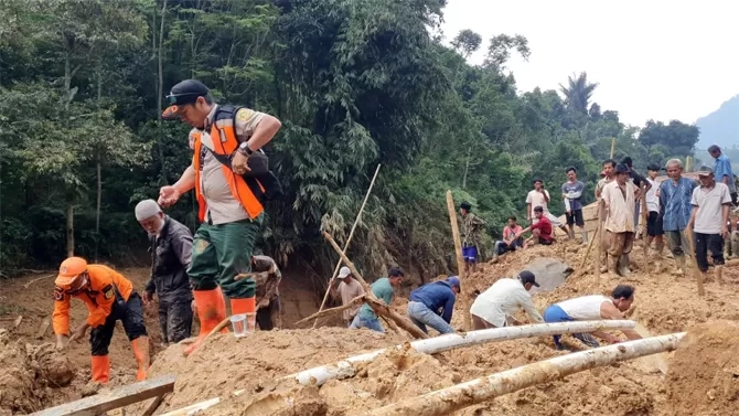 Produsen Makanan Instan Gandeng PMI Distribusikan Bantuan untuk Korban Bencana di Indonesia