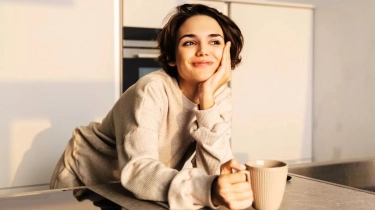 Selalu Merasa Bingung dan Tidak Termotivasi Sepanjang Hidup? Terapkan 8 Kebiasaan Pagi Ini yang Perlahan Mengubah Fokus, Energi, dan Arah