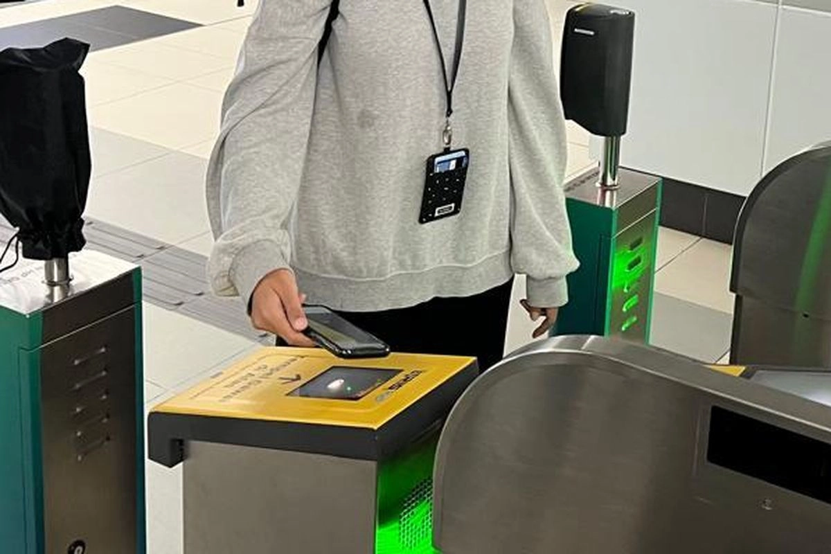 BI Lobi Apple Pusat agar QRIS Tap Bisa Diakses Pengguna iPhone Indonesia