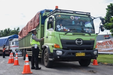 MTI: Jalan Rusak Tak Hanya Imbas Truk ODOL, tapi gara-gara Kualitas Konstruksi Buruk