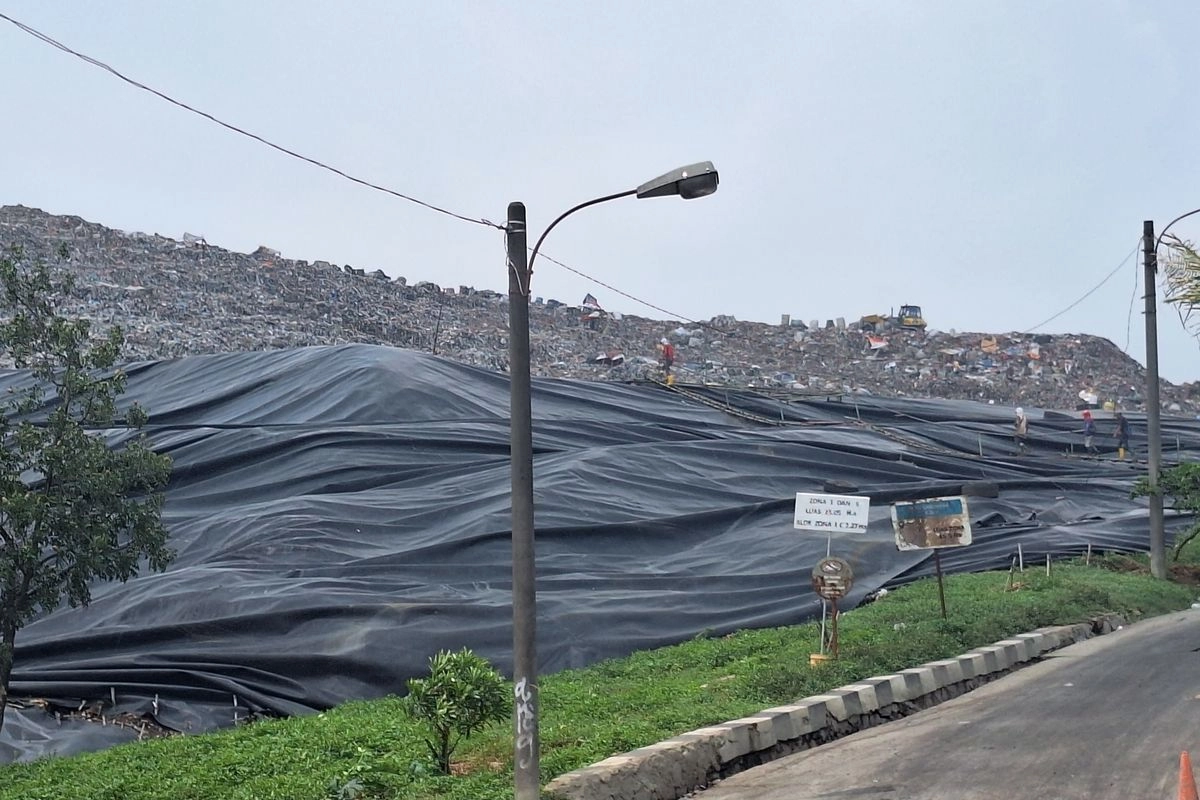 Zulhas: Gunungan Sampah Bantar Gebang Segera Diubah Jadi Listrik
