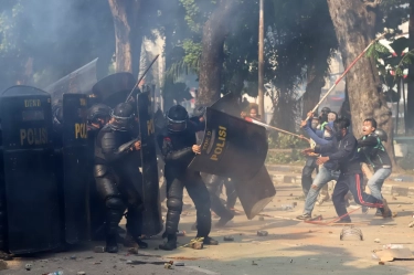 Bantah Tembakkan  Gas Air Mata, Polda DIY Sebut Sumber Suara Ledakan saat Demo Ricuh di Mapolda  Berasal dari Petasan Massa