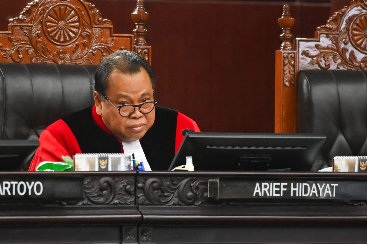 Eks Ketua MK Sebut Putusan 90 soal Usia Capres-Cawapres sebagai Kekhilafan