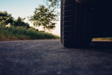 3 Risiko Gunakan Ban Mobil Terlalu Keras, Ternyata Bisa Bikin Mobil Hilang Kendali di Jalan