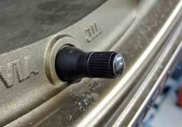 Jangan Sepelekan Tutup Pentil Ban! Kenali Fungsi Komponen Kecil Ini