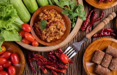 Makan Pedas Saat Puasa Ramadhan : Aman Dinikmati atau Berisiko bagi Lambung?